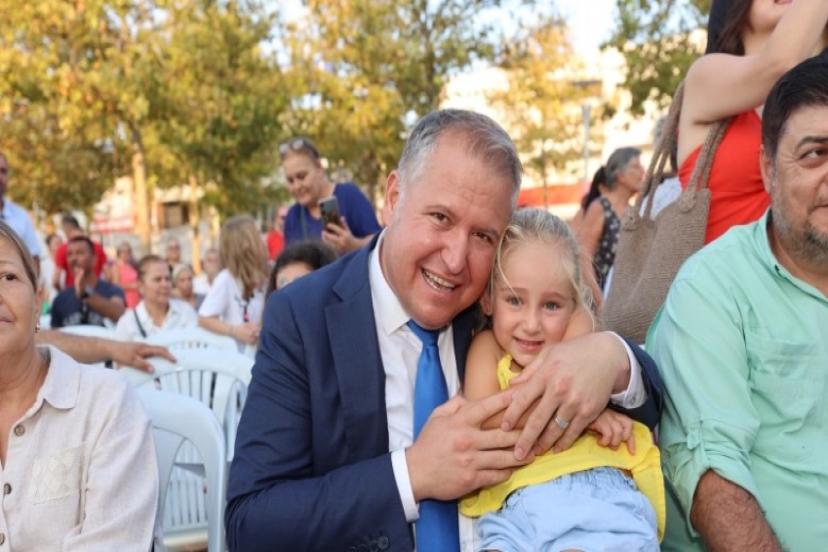 Urla Belediyesi 2024 Yaz Okulları Kapanış Töreni, Urla Cumhuriyet Meydanı’nda gerçekleşti