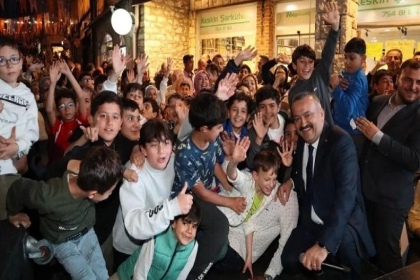 Urla’da AK Partili Tarkan Bakırlı’nın iftarına yoğun katılım oldu