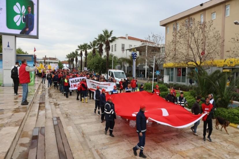Urla’da işçiye çifte bayram Urla, işçinin emeğiyle yükseliyor