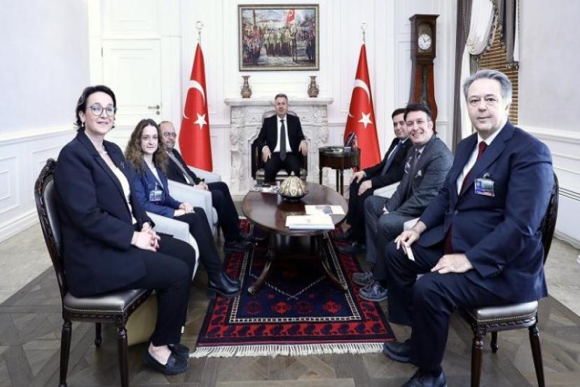 Vali Elban'dan Skal'ın dünya kongresine destek