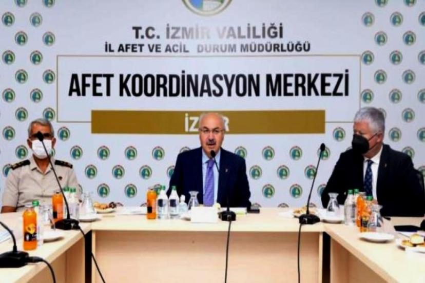 Vali Köşger'den önemli açıklamalar: "Altında canlı fay hatları bulunan bir şehirde yaşıyoruz"