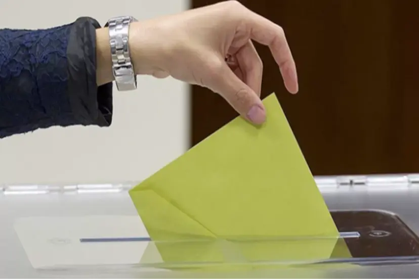 YSK, seçim kurullarının 6 Temmuz'a kadar yeniden belirlenmesi kararı aldı