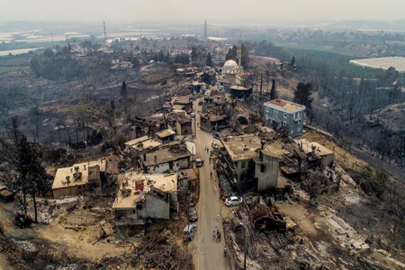 Yurdun dört bir köşesindeki yangınlar geride acı manzaralar bıraktı